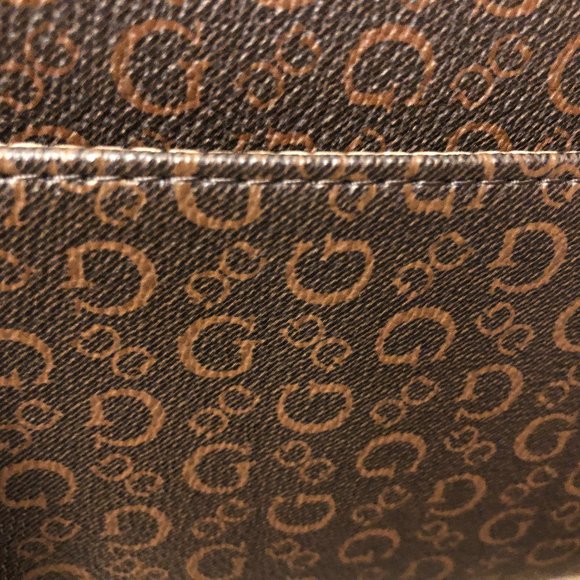 AUTHENTIC & NEW Classic Guess Shoulder/Crossbody Purse. - Picture 11 of 13